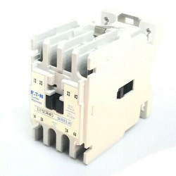 CUTLER HAMMER D15CR40 6A 600V 4 POLE RELAY SERIES A1