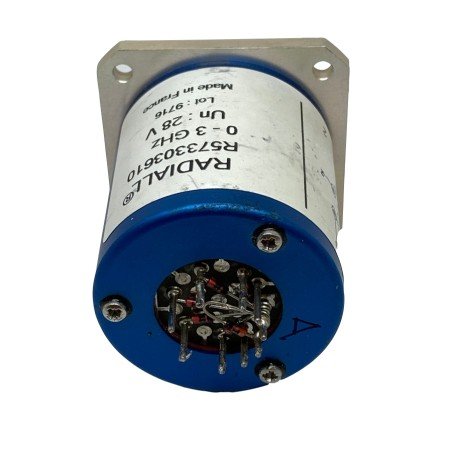 R573303610 Radiall SP6T DC-3GHZ SMA 28V Coaxial Switch