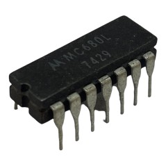 MC680L Motorola Ceramic Integrated Circuit