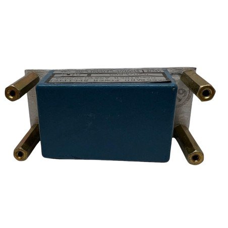 490/E208 RF Power Splitter Combiner 2 Way BNC 0.002-60Mhz 352582A