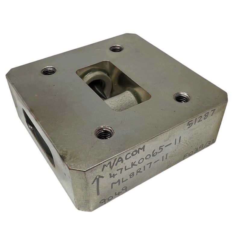 ML8R17-11 Macom Waveguide Isolator WR-75 WR75