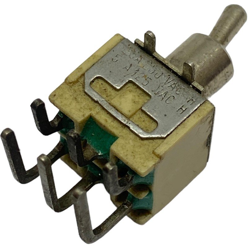 T2 Feme DPDT Toggle Switch ON-ON Right Angle 2.5A/250Vac 5A/125Vac