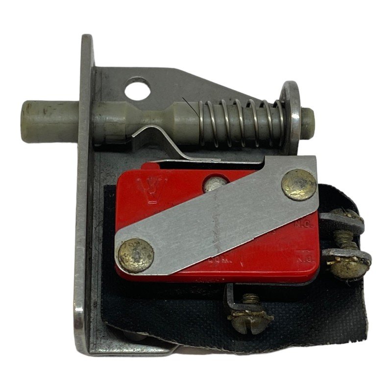 23AC3 SPDT Snap Action Microswitch 70261