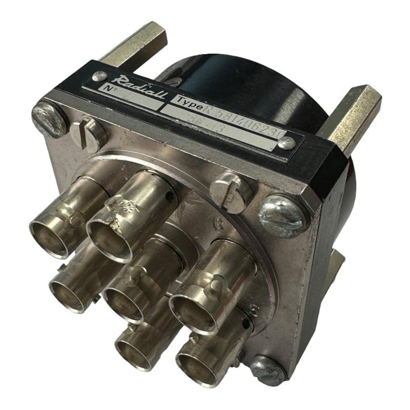 R581406230 Radiall Coaxial Switch - Relay SP6T BNC (f) DC-3Ghz Manual