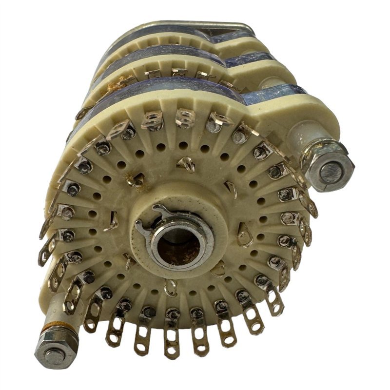 551834 Rotary Switch 3 Section Continuous Turn 5930-12-140-8125