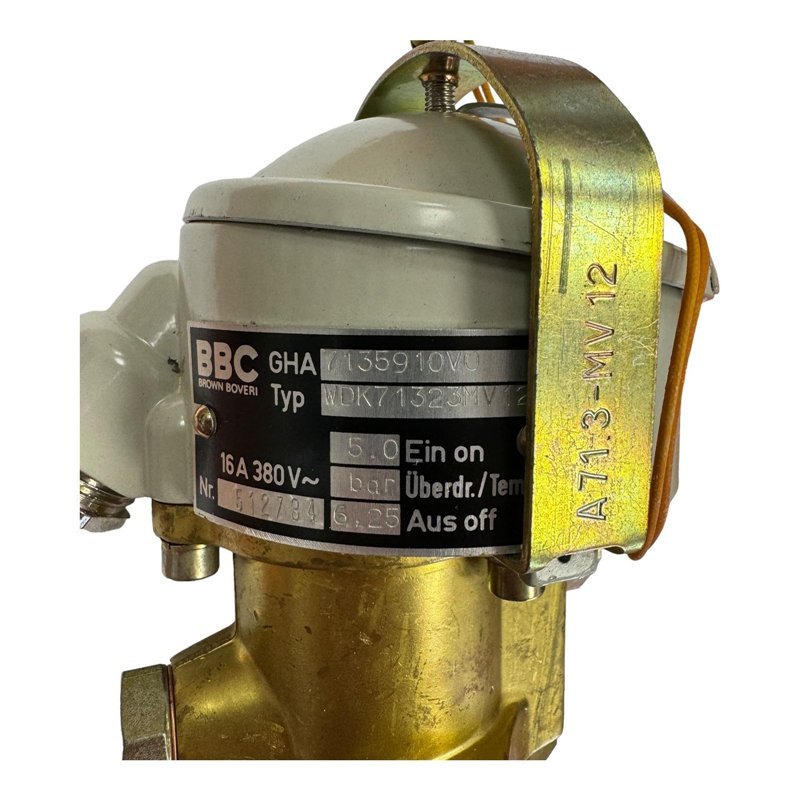 GHA7135910V0 WDK71323MV12 BBC Pressure Control Switch 5930-12-151-1404