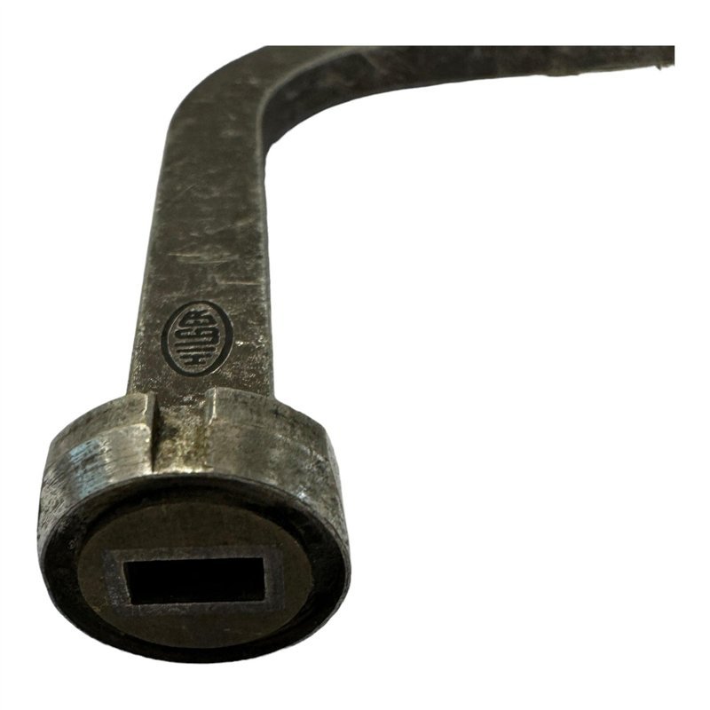 W832. Hilger Waveguide H-Bend 90 Degree WR28 WR-28