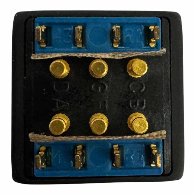 M22885/1081445E Pushbutton Illuminated Switch