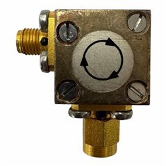 487247614H Coaxial Isolator 6500-7600Mhz Isol -28db Loss 1.0db SMA(m-f)
