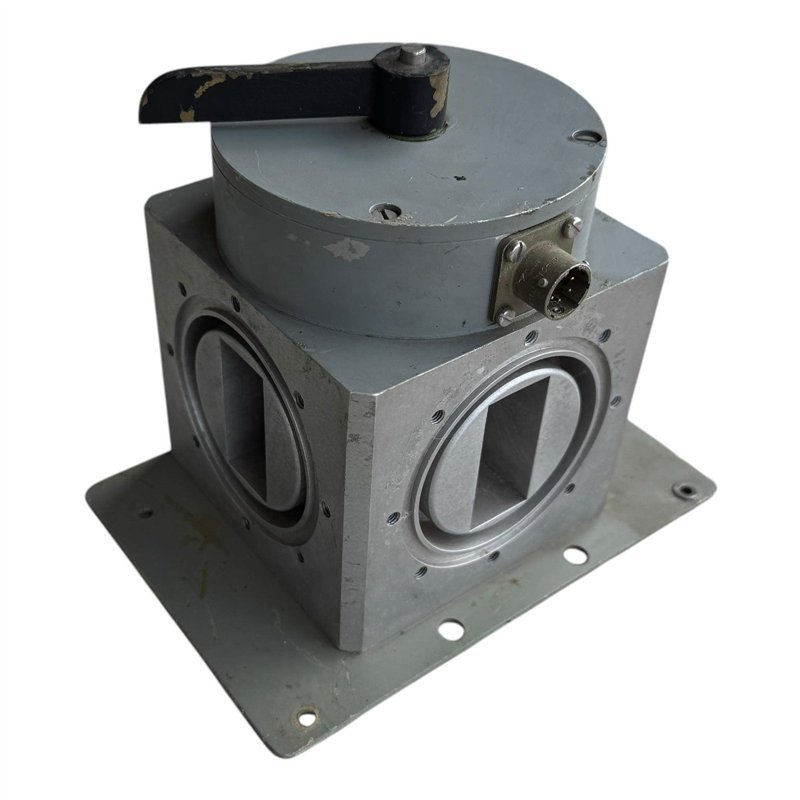 18548 Royal Microwave Waveguide SPDT Switch WR-187 WR187