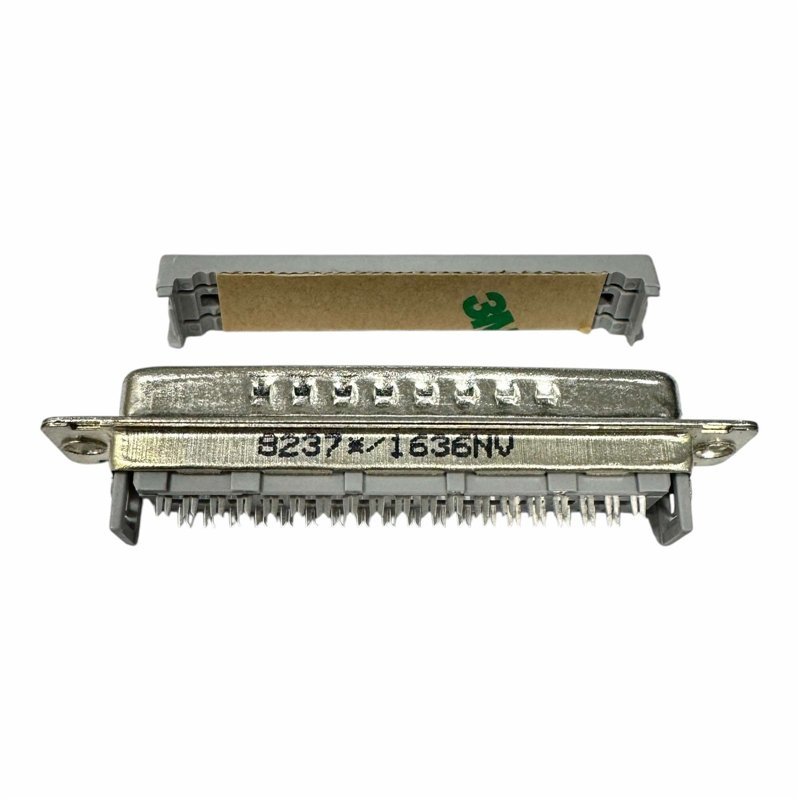 121-0084 3M 37 Position D Sub Connector Male Panel Mount 2.76mm Pitch