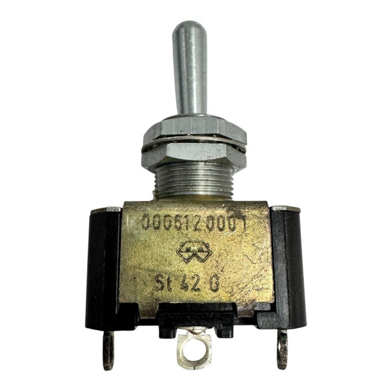 ST42G Cuttler Hammer Toggle Switch SPDT on-off-on