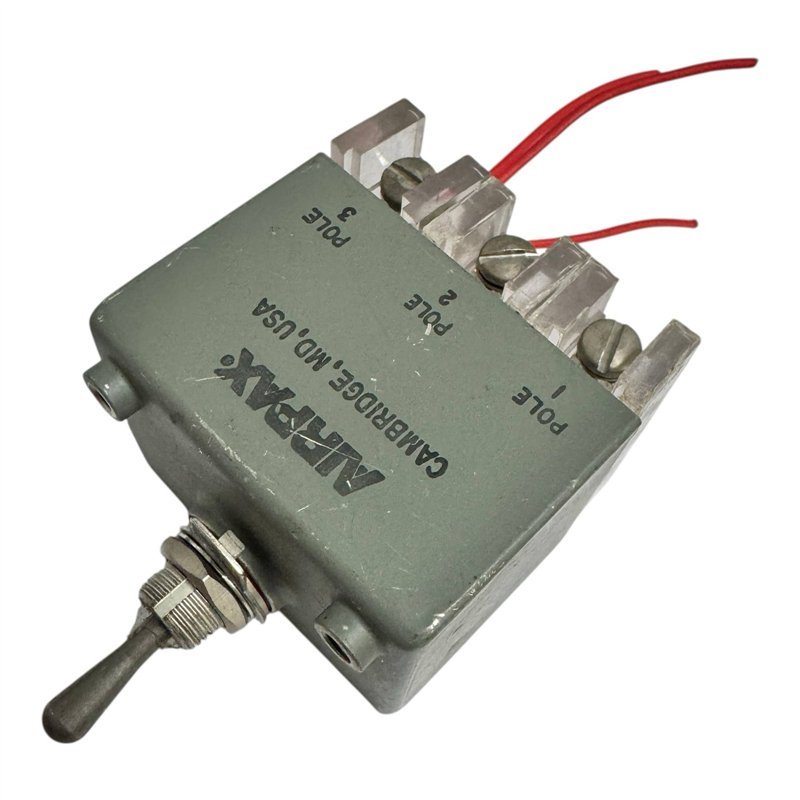 AP116-1R-7065-255 Airpax Circuit Breaker 15A 250Vac 50Vdc 60/400Hz