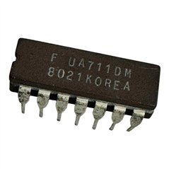 UA711DM Fairchild Ceramic Integrated Circuit