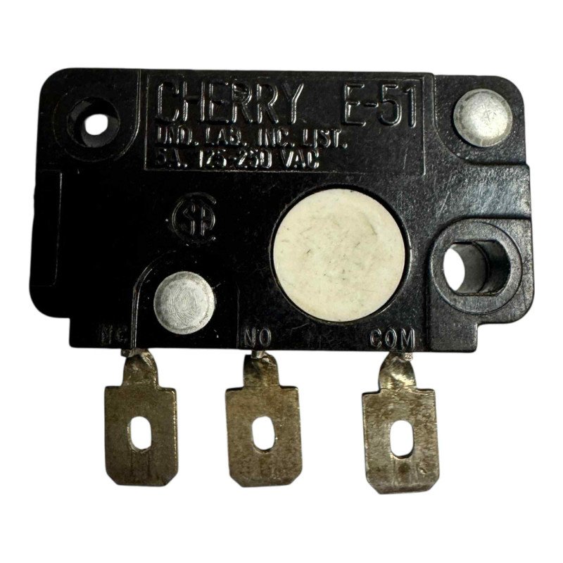 E51 Cherry Und Lab Snap Action Momentary Push Button Switch SPDT 5A/125-250Vac 83765