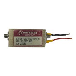 AM-1300-1103-1179/04 Miteq RF Power Amplifier 0.01-1000Mhz 12V SMA