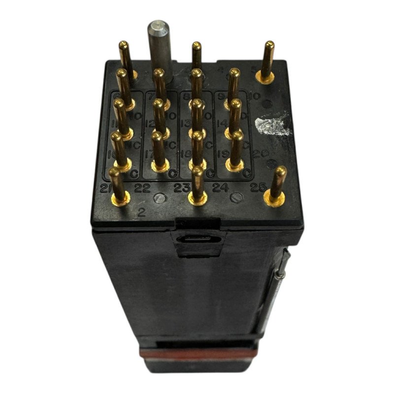 8008B1C2E4J32L2N1 MSC 96182 Avionics Pushbutton Switch