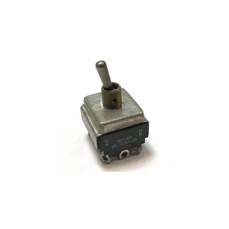 7674K5  Toggle Switch, 4PDT, Non Illuminated MS25068-26