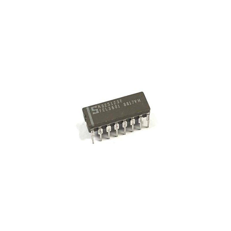 N82S123F 8817VH Integrated Circuit Signetics